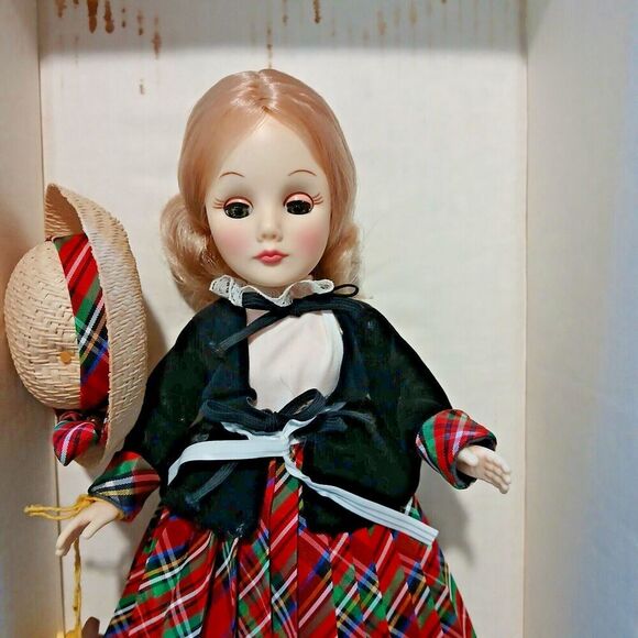 Vintage Effanbee Doll, 1154 Robyn - Picture 3 of 8